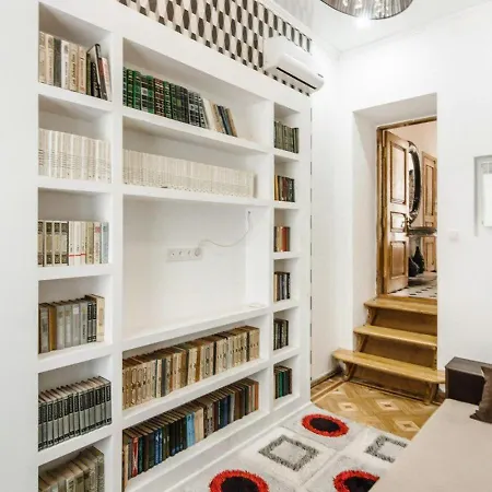 Apartment 20 Evropeyska Street *